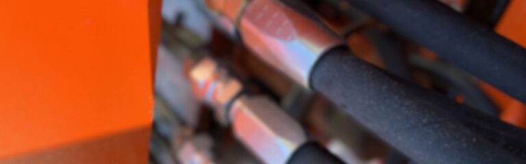 Skiving Hydraulic Hoses: Ensuring Fitting Tightness