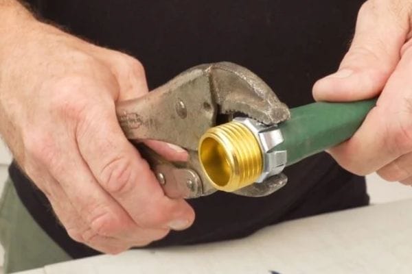 Choosing the Right Garden Hose Coupling