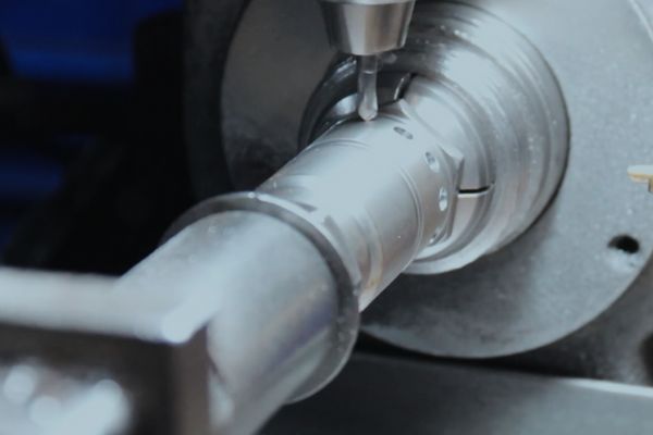Hızlı açılan hidrolik bağlantı CNC