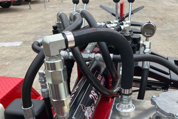 Excavator hose clean