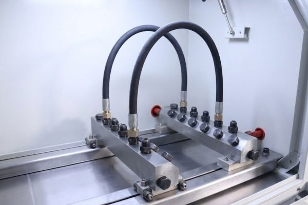 Hydraulic hose burst test