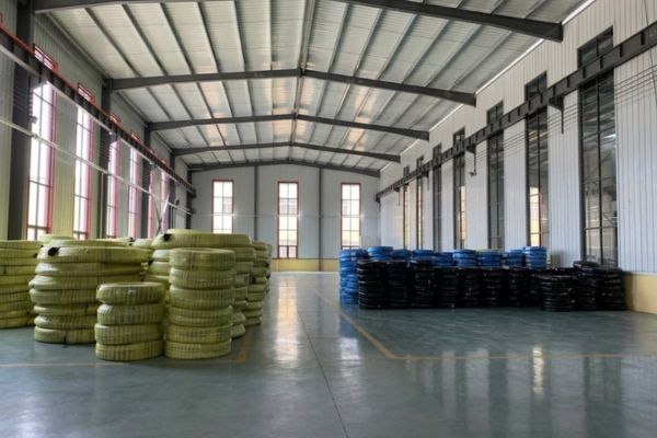 Hydraulic hose warehouse