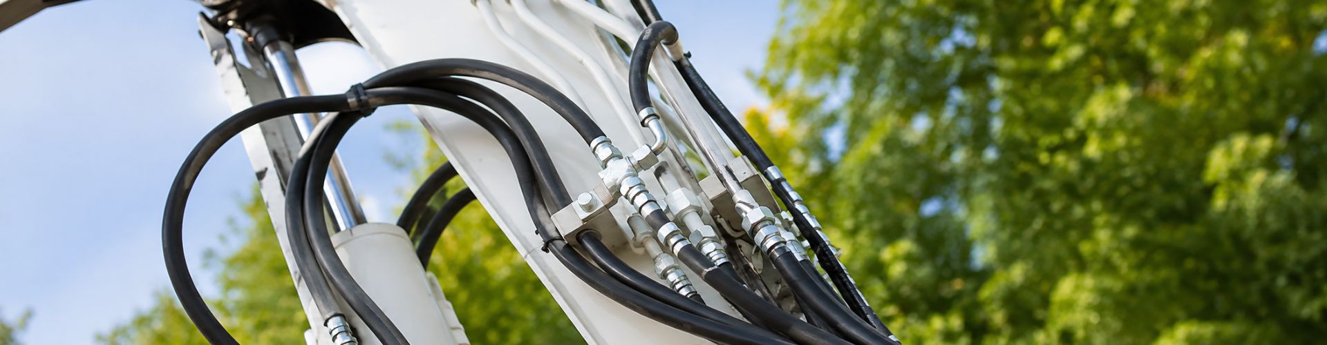 How to Choose One-Piece Fittings for Hydraulic Suction Lines