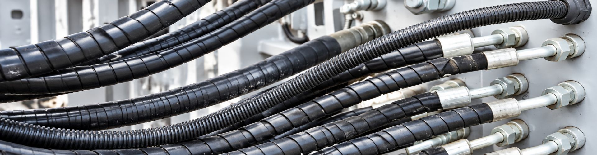 How to Remove Seized Hydraulic Fittings Safely?