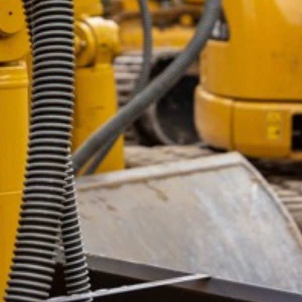Avoid Leaks! How to Tighten Hydraulic Fittings the Right Way banner