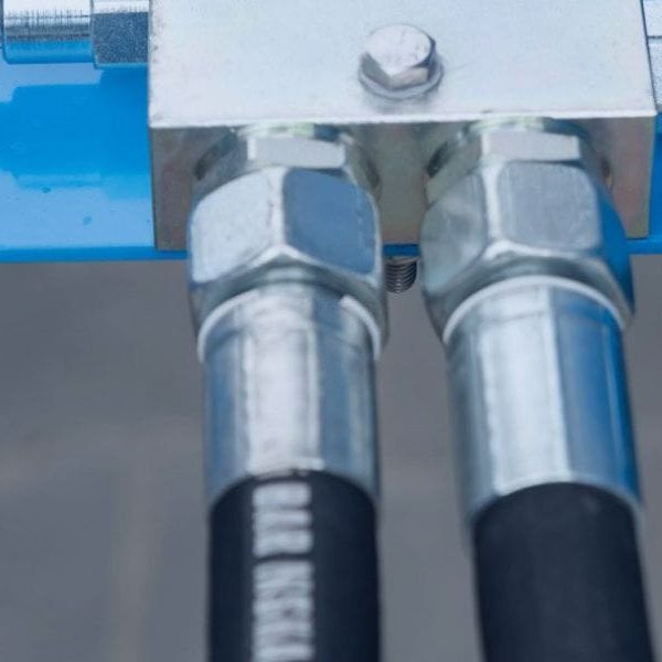 Connecting and Disconnecting Hydraulic Hoses banner