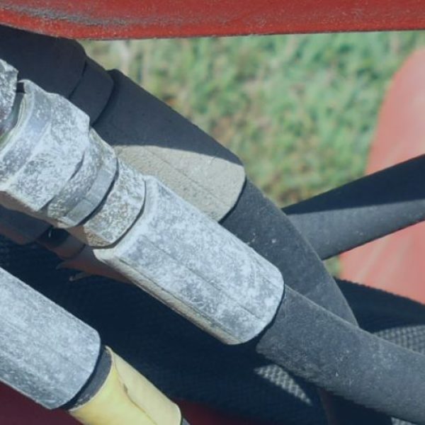 How Do You Secure Hydraulic Fittings Under Vibration