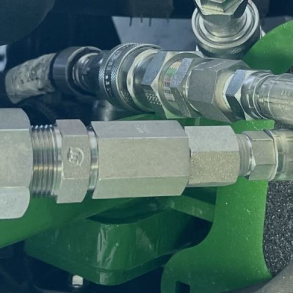 How to Compare Flat Face vs Threaded Quick Couplers