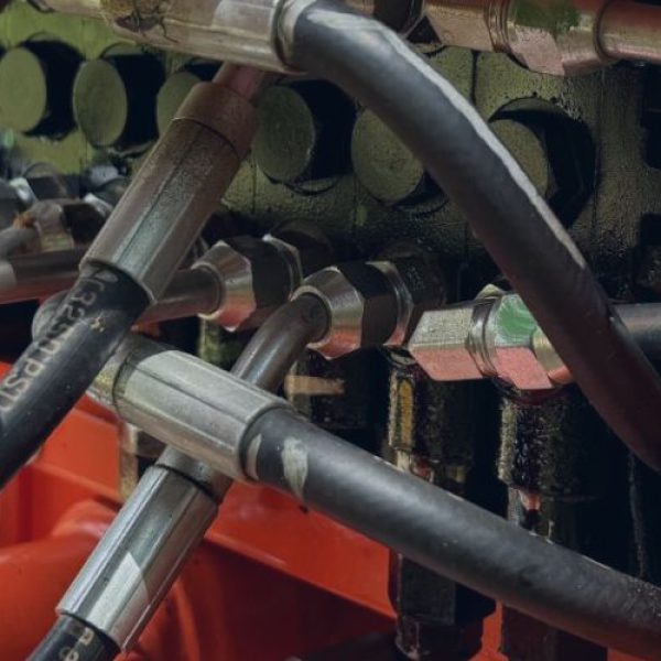 How to Use, Transport, and Store Hydraulic Hoses Safely