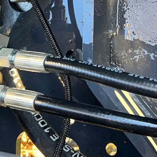 Hydraulic Fitting Leak Repair banner Topa