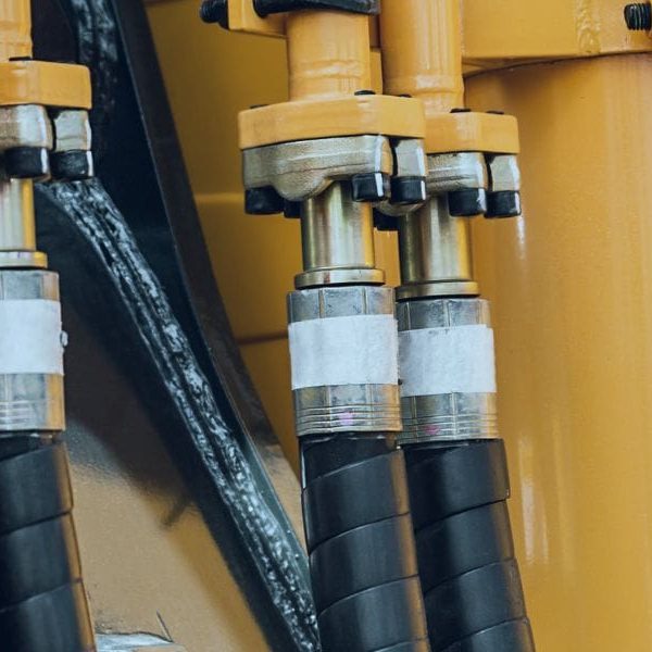 Hydraulic Hoses Selection Temperature and Chemical Needs banner