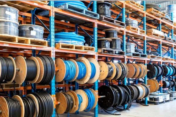 Hydraulic hoses storage