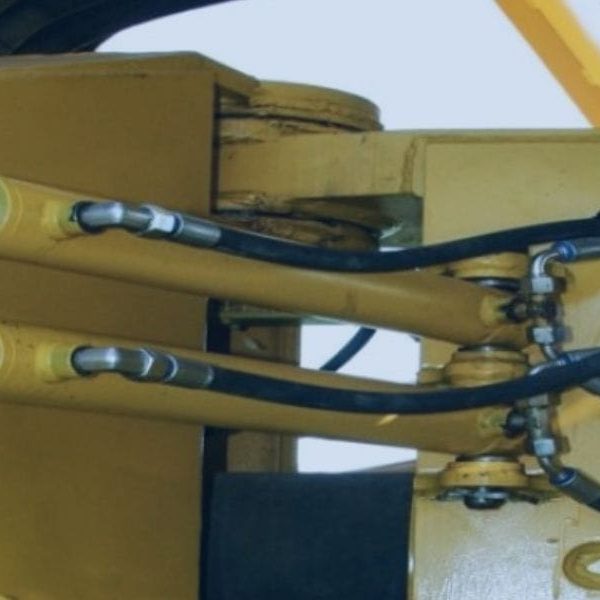Hydraulic vs Pneumatic Fitting banner