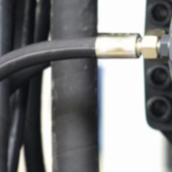 Oil-Resistant Hoses Why Bend Radius Matters for Performance banner