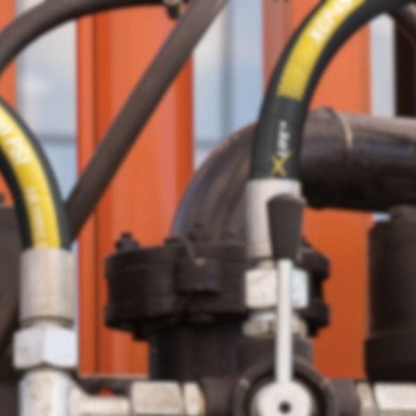 Removing Hydraulic Rubber Hoses banner