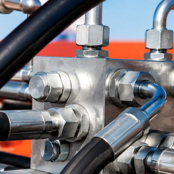 Why Do Clear Fitting Labels Prevent Reorder Mistakes