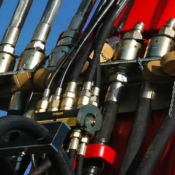 Why Does R14 PTFE Hose Need Special Fittings