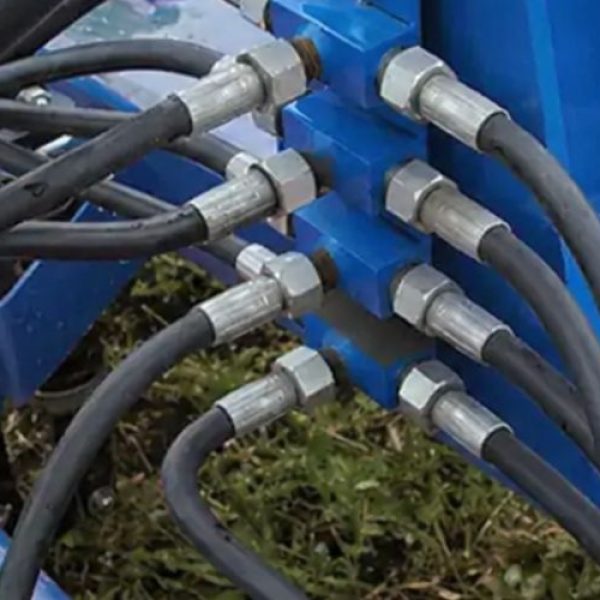 Why Does R7 Thermoplastic Hose Kink Easily in Tight Routing