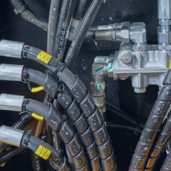 Why Excavator Hydraulic Fittings Rust & How to Stop It