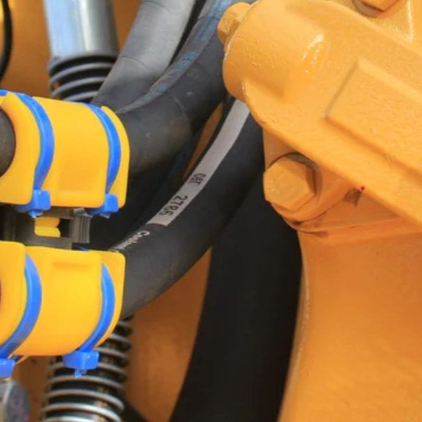Why Your Hydraulic Hoses Won't Connect banner